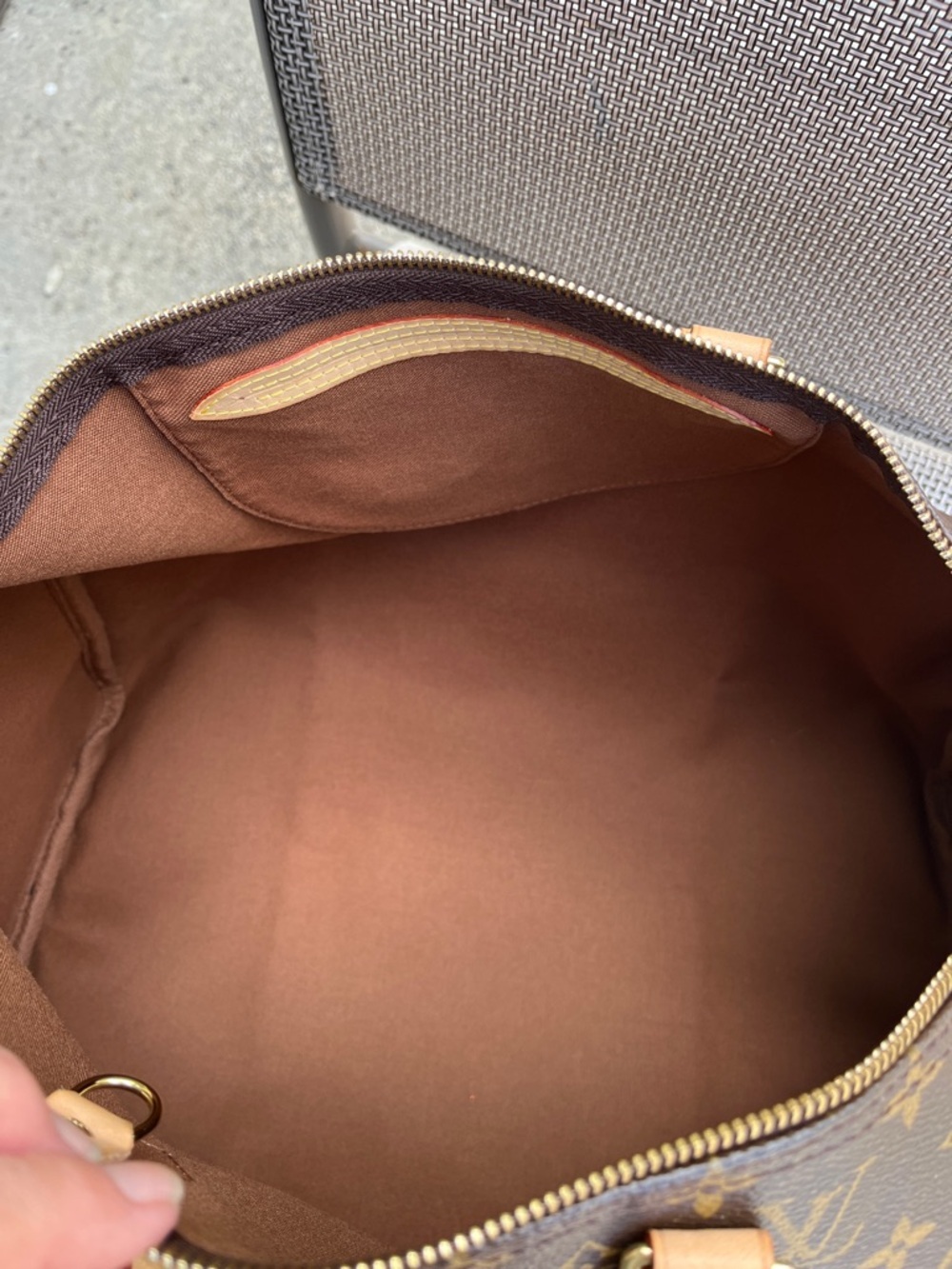 Louis Vuitton 40 CM Brown Monogram Beautiful with Lock - Picture 13 of 17
